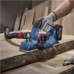 Plaina Industrial 18V GHO 185 LI Com 2 Baterias e Carregador - Bosch