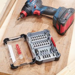 Caixa Plástica Modular Bosch Pick and Clic para Kits de Pontas e Brocas Impact Control, tamanho médio