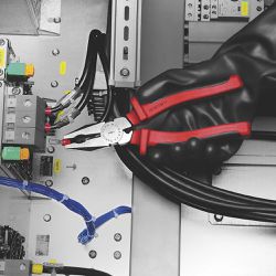 Alicate Eletricista Isolado IEC 60900 - 8'' Tramontina PRO