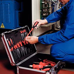 Chave de Fenda Ponta Chata Isolada IEC 60900 - 6 x 150mm (44315/032) - Tramontina Pro