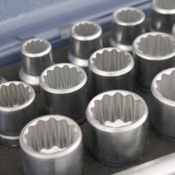 Jogo de Soquetes Estriados e Acessórios 1/2'' 25 Peças 015557 - Gedore