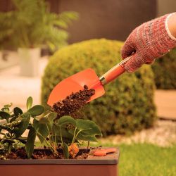 Pazinha Metálica Larga Com Cabo de Madeira (77907/001) - Tramontina