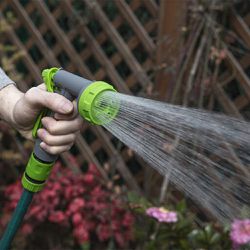 Esguicho Plástico Para mangueira 5 Jatos D'água (639,0002) - Yardsmith