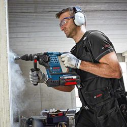 Martelete Perfurador Demolidor GBH 36V-LI SDS-Plus, 36V, 3,2J EPTA, com 2 Baterias 4,0Ah, 1 Carregador 220V em Maleta Bosch 