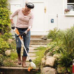 Roçadeira Com Bateria e Carregador FSA 45 - Polycut 2-2 (4512-011-5707) - Stihl