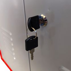 Carrinho Para Ferramentas Fechado Com 3 Gavetas Vermelho (C06) - Fercar