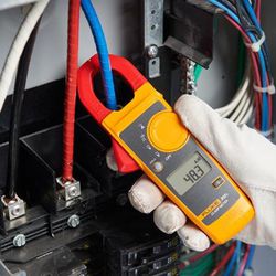 Alicate Amperimetro 302+ 400A - Fluke