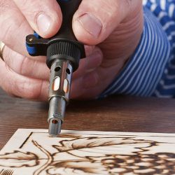 Versatip Pirógrafo e Soldador a Gás Com 07 Acessórios (F0132000LA) - Dremel