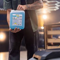 Detergente Para Limpeza e Manutenção de Pisos Floor Care 5L (9.381-504.0) - Karcher