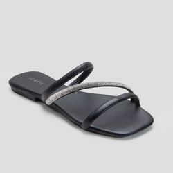 Sandália Rasteirinha Feminina Preta 2589 – Design sofisticado com strass, brilho e palmilha macia para máximo conforto. Solado flexível e ajuste perfeito, ideal para o dia a dia e ocasiões especiais. Meça pela palmilha de um calçado seu!