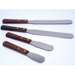 ESPÁTULA CABO DE MADEIRA LÂMINA FLEX - V0102 - SCQ Soluções Laboratoriais | Tudo para seu laboratório!