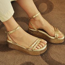  Sandália Flatform Dourada Couro - 11957 - SERRA BELLA CALCADOS