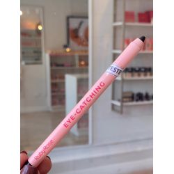 LÁPIS DE OLHO PRETO EYE-CATCHING - RUBY ROSE linha... - SOFI MAKE