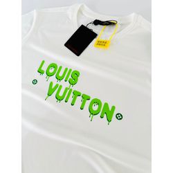 CAMISETA LOUIS VUITTON MALHA CHINESA - SP GRIFES - Camisetas Importadas no Atacado