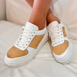 TENIS BRANCO COM DETALHES EM RAFIA FIORELLA - FIOR... - Talita Fidelis | Para mulheres que sabem onde querem pisar