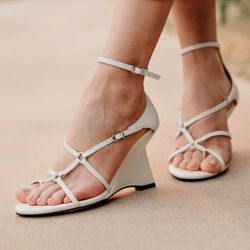 ANABELLA LUIZA BARCELOS OFF WHITE - AOFF - Talita Fidelis | Para mulheres que sabem onde querem pisar