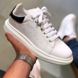 TENIS ALEXANDER MCQUEEN BRANCO PEPA PRETA - MCQUEE... - BEM VINDOS 