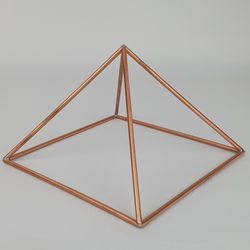 Pirâmide Cobre 16 cm - PIR16 - LOJA TERAPEUTA LUCIANA SILVEIRA