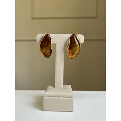 Brinco Orgânico Resina Marrom Banhado a Ouro - 279... - Tutto Acessórios