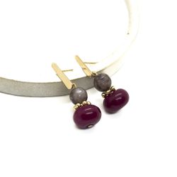 Brinco Burgundy Banhado a Ouro - Vila das Pratas e Semijoias 