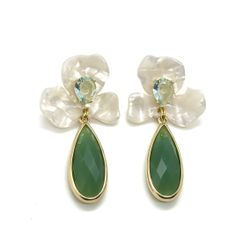 Brinco Orquídea Gota Verde Banhado a Ouro - Vila das Pratas e Semijoias 