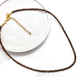 Chocker Cristais Bronze Banhado a Ouro - Vila das Pratas e Semijoias 