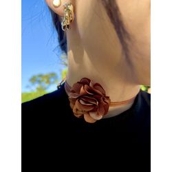 Cordão Chocker Rosinha Castor - Vila das Pratas e Semijoias 