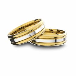 Alianças em Ouro 18K amarelo e Ouro 18K branco Anatômicas com Diamante... - VIU GOLD