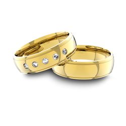 Alianças em Ouro 18K amarelo Anatômicas com Diamantes (6.00 mm de larg... - VIU GOLD