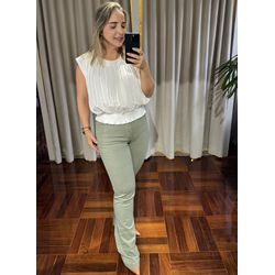 Calça Feminina Loopper Flare Verde Claro Oliva - LOJA VOLARIUM