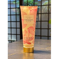 CREME VICTORIA SECRET POMEGRANATE & LOTUS - LOJA VOLARIUM