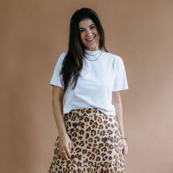 T-Shirt Feminina Gola - Off ... - XICA STORE
