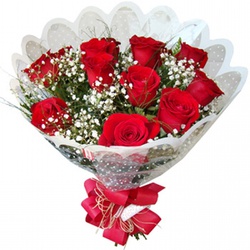 Buque Com 12 Rosas Vermelhas - 746722 - Bellas Cestas Online Salvador