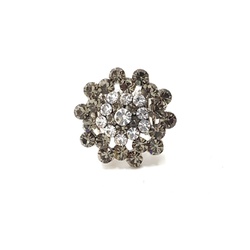 Maxi anel feminino com strass black diamond e cristal banhado no prata