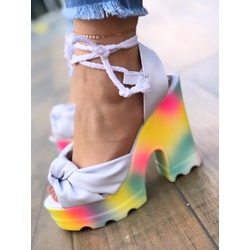 salto alto no atacado