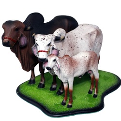 Escultura Miniatura Família Gir - Selaria Pinheiro