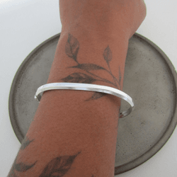Bracelete Fio Quadrado Chanfrado Nas Laterais - 2... - C Martiniano Joias