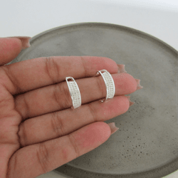 MEIA ARGOLA 2 FIOS COM FILEIRAS DE MINI ZIRCÔNIA N... - C Martiniano Joias