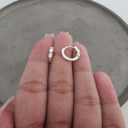 Argolinha De Click 12mm 3 Mini CoraÇÕes 2 Mini Zir... - C Martiniano Joias