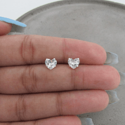 Brinco ZircÔnia CoraÇÃo Cristal 6mm De Tarraxa - 2... - C Martiniano Joias