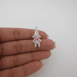 Pingente Menina e Argola Cravejada Coração Zircôni... - C Martiniano Joias