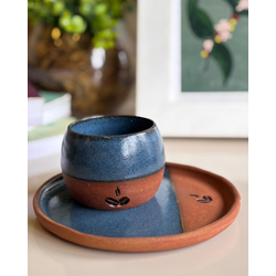 Kit Copo + Prato Redondo em Cerâmica Azul/Terracota - GUSTAVO LEONEL CAFÉS ESPECIAIS 