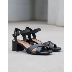 Sandália de Salto em Couro Preto - Flor de Couro | Sandálias e Botas Femininas