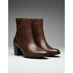 Bota Feminina Cano Curto Couro Legítimo Tamarindo Salto Bloco - Flor de Couro | Sandálias e Botas Femininas