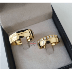 Par de Alianças de Ouro 18K - 6mm - Trabalhada - 0... - Gerlu Joias