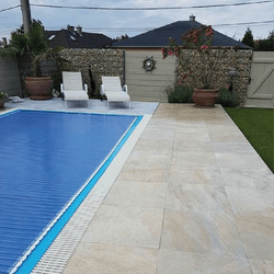  Pedra Para Piscina São Tomé Mesclada - 47 X 47cm - GLOBAL PEDRAS