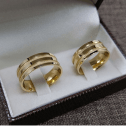 Par de Alianças em ouro 18K - REINOAUI