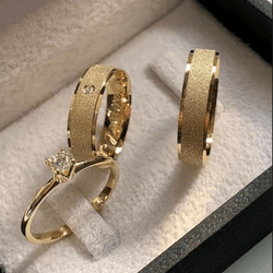 Par de Alianças em ouro 18K - REINOAUI