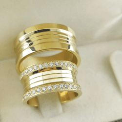 Alianças Diferentes em Ouro 18k Grossas 9mm Goiâni... - Márcio Joias 1966