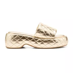 TAMANCO FLATFORM MATELASSÊ BRENDA DOURADO - AMITE & CO.